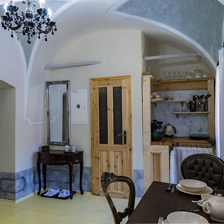 Apartman Charlotte V Dome So Studnou Na Streche Banska Stiavnica Exterior photo