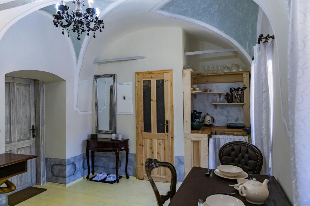 Apartman Charlotte V Dome So Studnou Na Streche Banska Stiavnica Exterior photo
