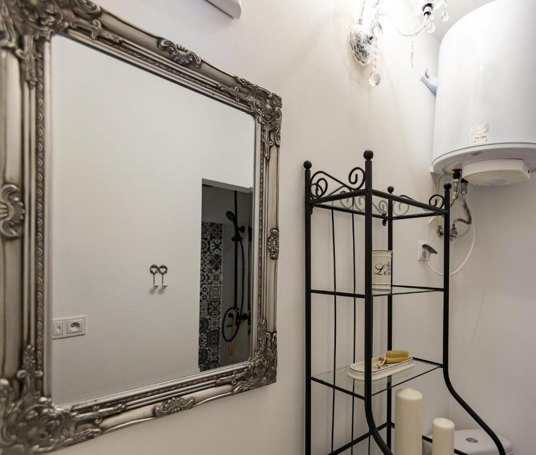 Apartman Charlotte V Dome So Studnou Na Streche Banska Stiavnica Exterior photo