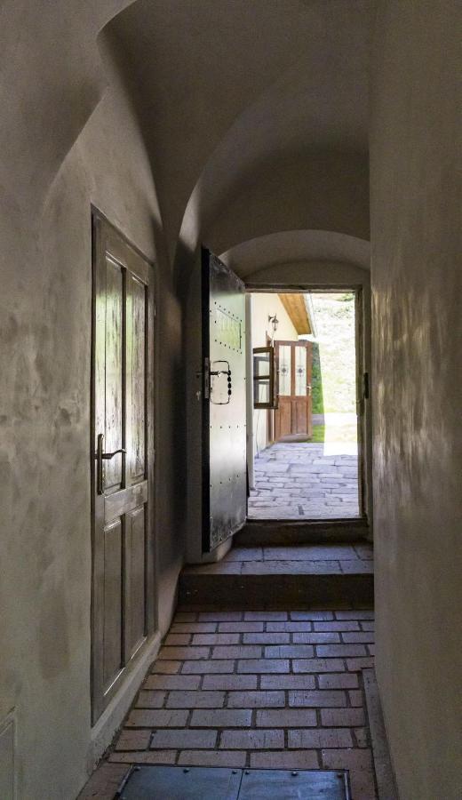 Apartman Charlotte V Dome So Studnou Na Streche Banska Stiavnica Exterior photo